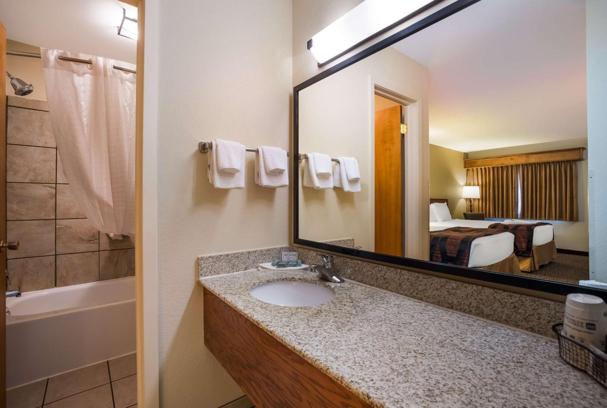 Best Western Plains Motel Wall Dış mekan fotoğraf